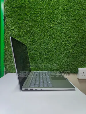 Laptop HP 250 G10 8GB Intel Core i7 SSD 256GB
