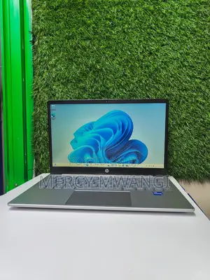 Laptop HP 250 G10 8GB Intel Core i7 SSD 256GB