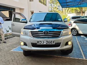 Toyota Hilux 2015 Silver