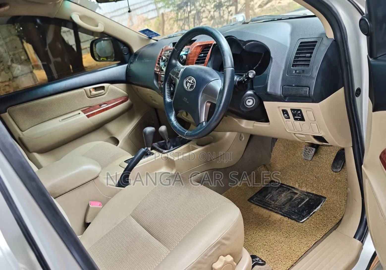 Toyota Hilux 2015 Silver