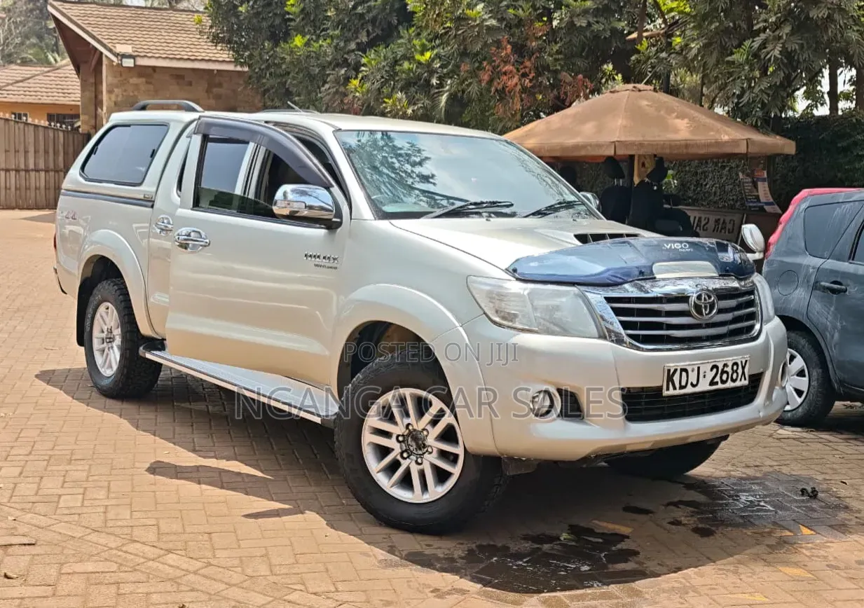 Toyota Hilux 2015 Silver
