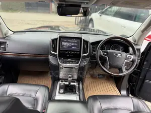 Toyota Land Cruiser 4.6 V8 ZX 2016 Black