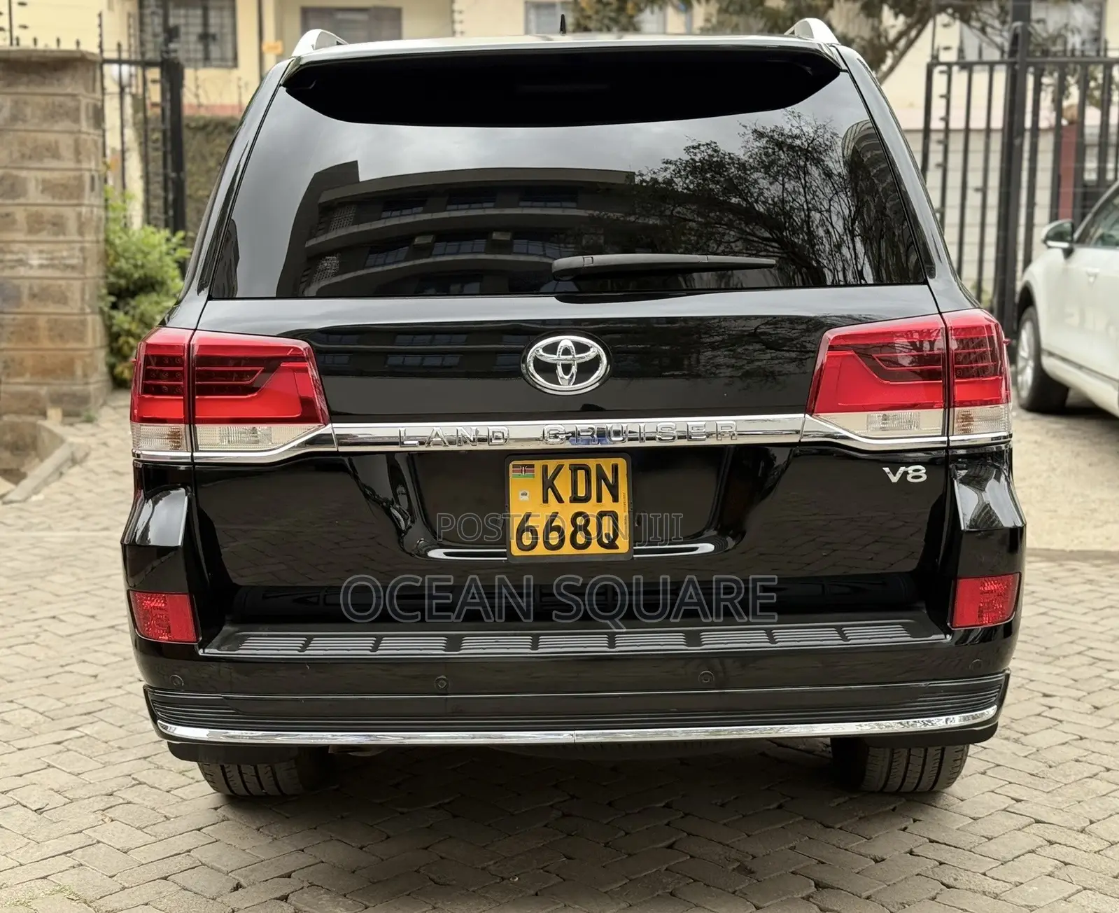 Toyota Land Cruiser 4.6 V8 ZX 2016 Black
