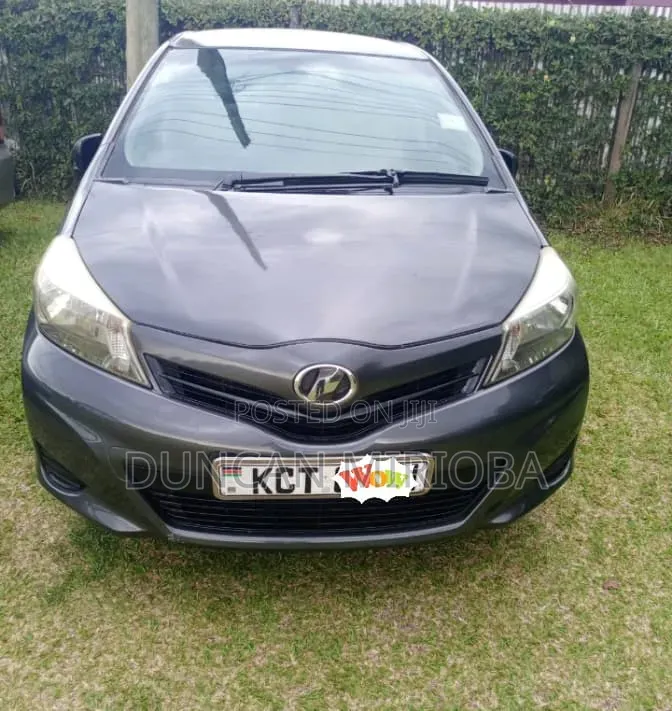 Toyota Vitz 2012 Black