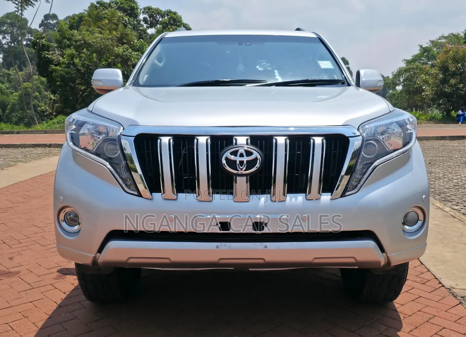 Toyota Land Cruiser Prado 2012 Silver