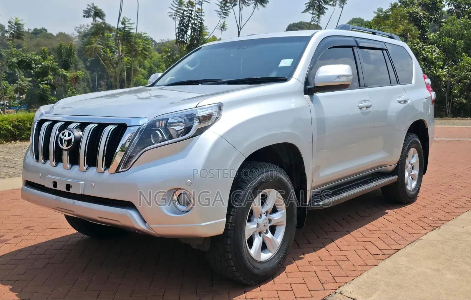 Toyota Land Cruiser Prado 2012 Silver