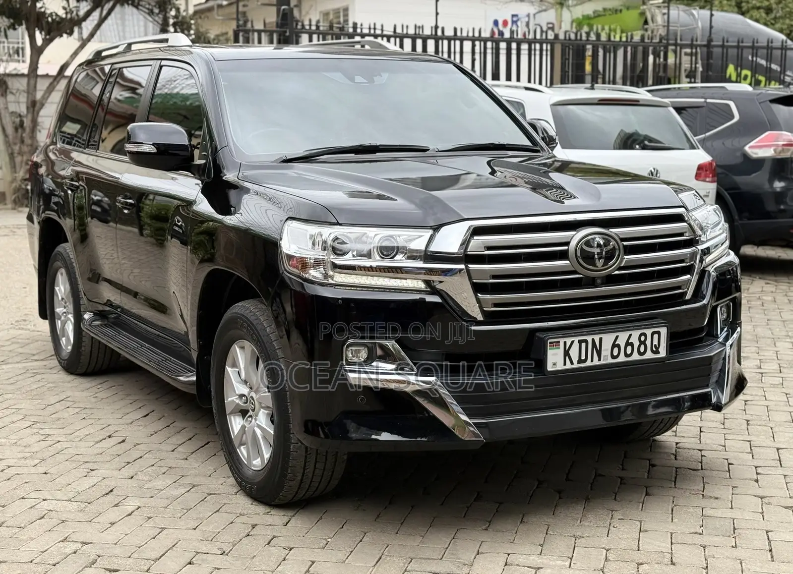Toyota Land Cruiser 4.6 V8 ZX 2016 Black