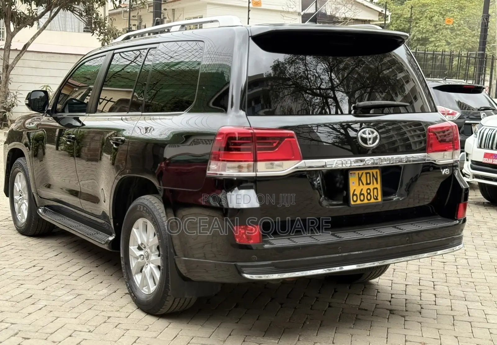 Toyota Land Cruiser 4.6 V8 ZX 2016 Black