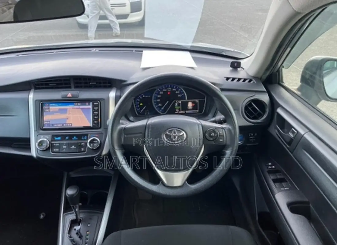 Toyota Corolla Fielder 1.5 Hybrid FWD 2020 Silver
