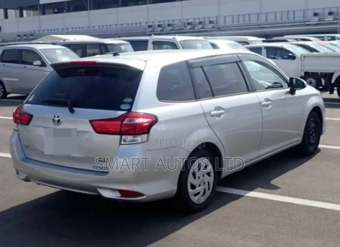 Toyota Corolla Fielder 1.5 Hybrid FWD 2020 Silver