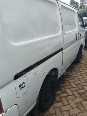 Nissan Caravan (Urvan) 2016 White