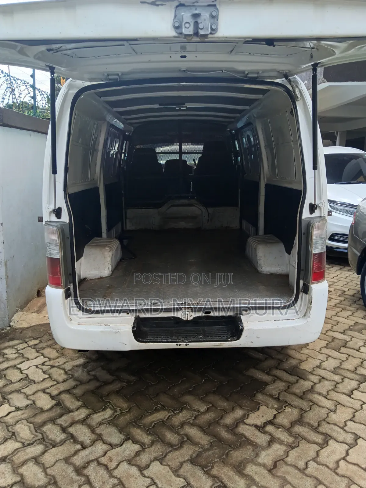 Nissan Caravan (Urvan) 2016 White