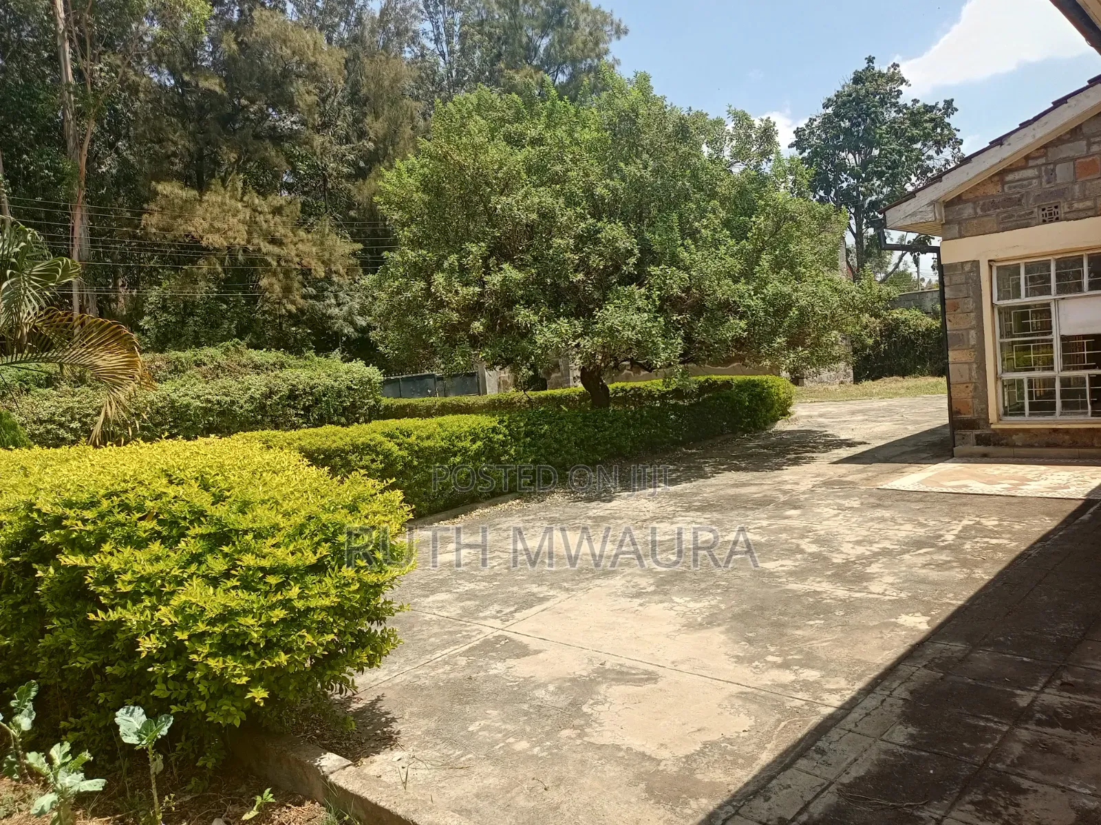 3bdrm Bungalow in Roysambu for sale