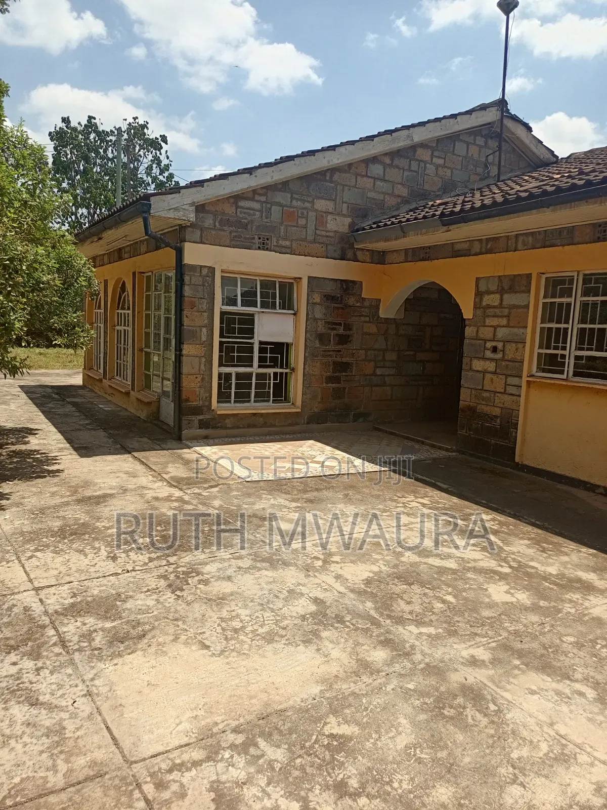 3bdrm Bungalow in Roysambu for sale
