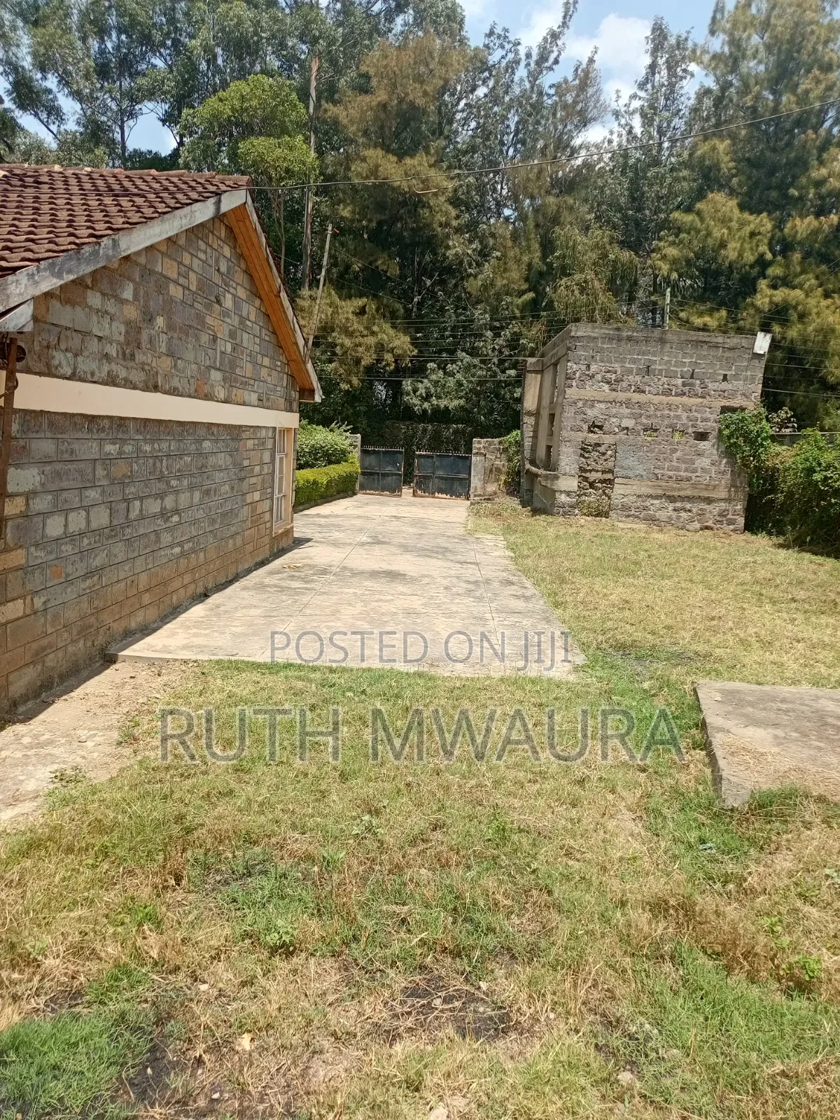3bdrm Bungalow in Roysambu for sale