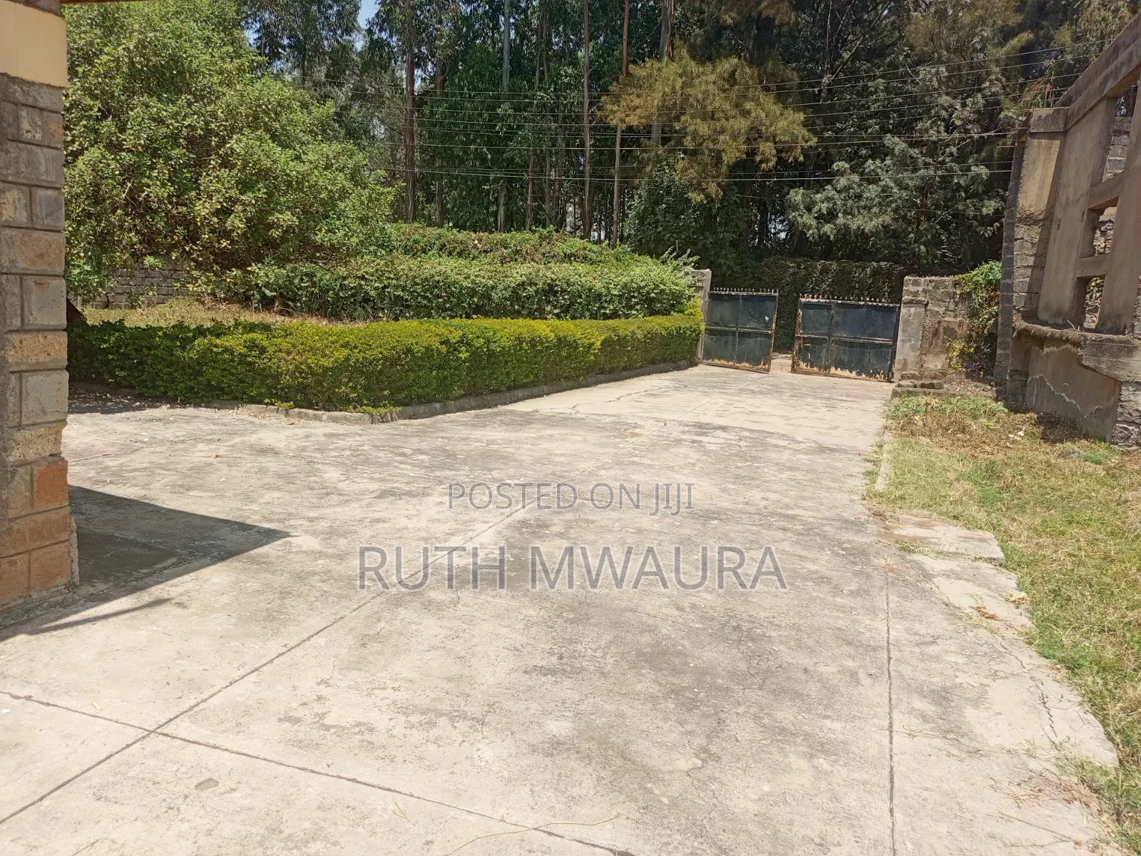 3bdrm Bungalow in Roysambu for sale