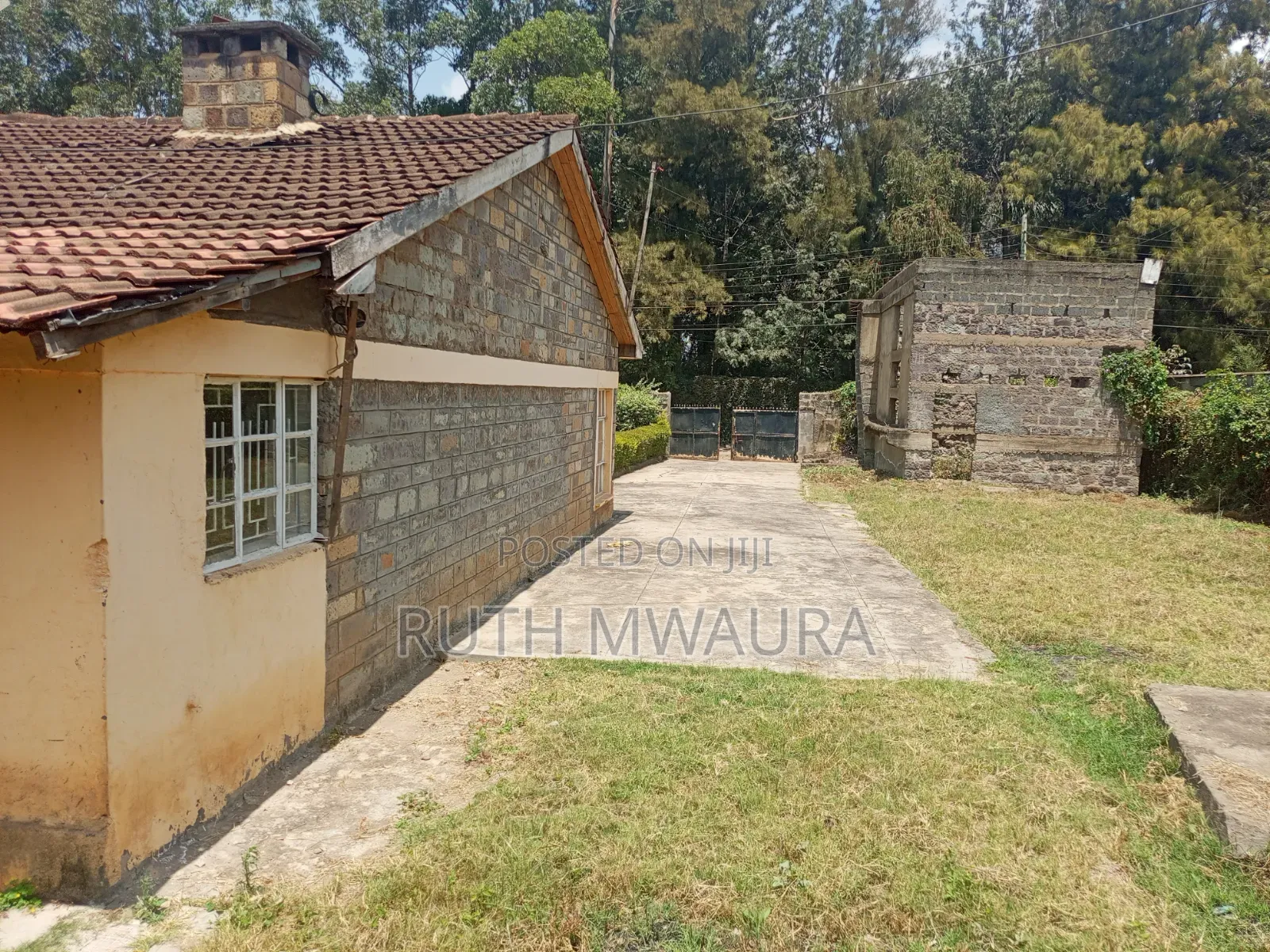 3bdrm Bungalow in Roysambu for sale