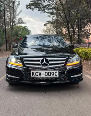 Mercedes-Benz C200 2013 Black