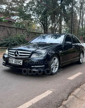 Mercedes-Benz C200 2013 Black
