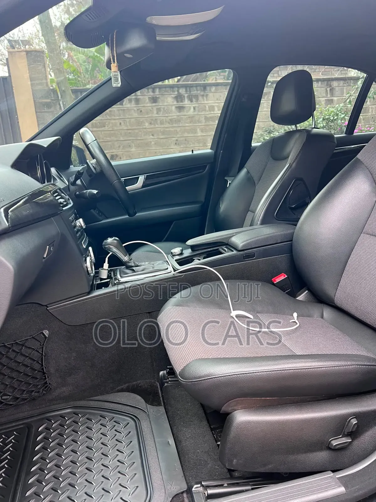 Mercedes-Benz C200 2013 Black