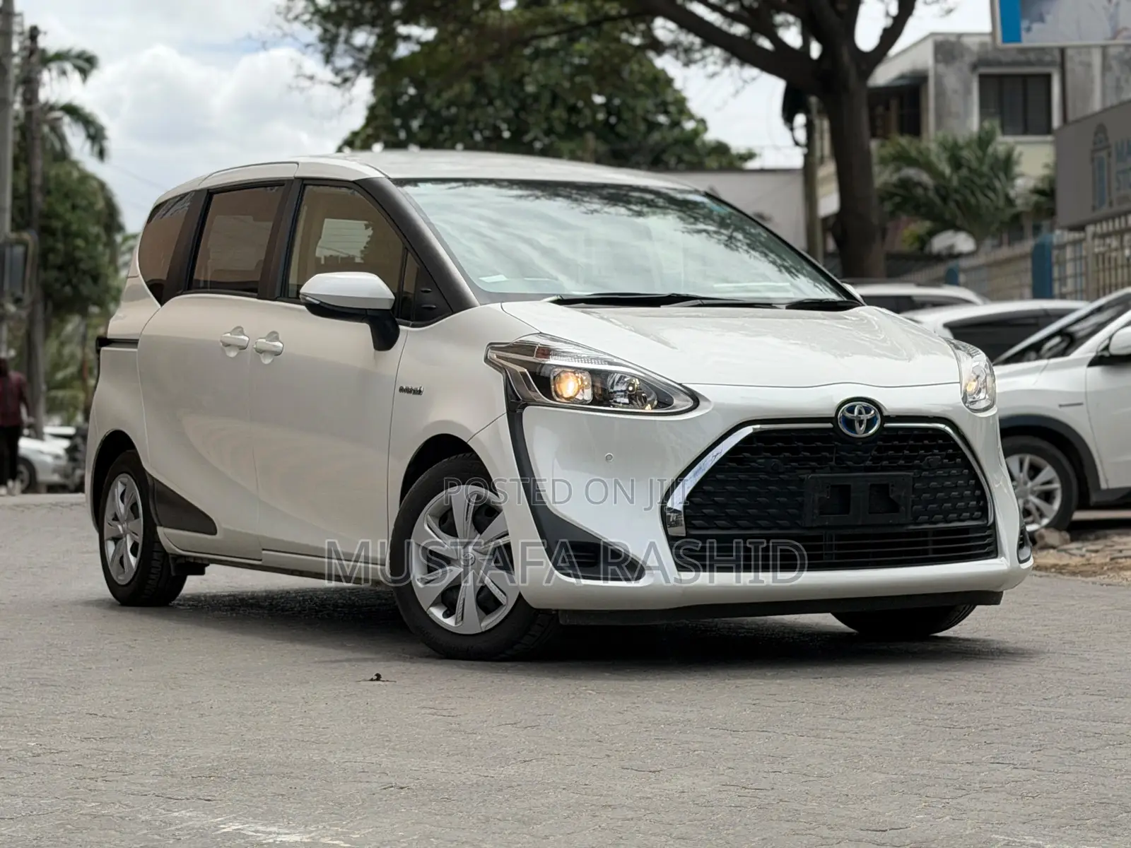 Toyota Sienta 1.5 Hybrid FWD (6-seater) 2020 White