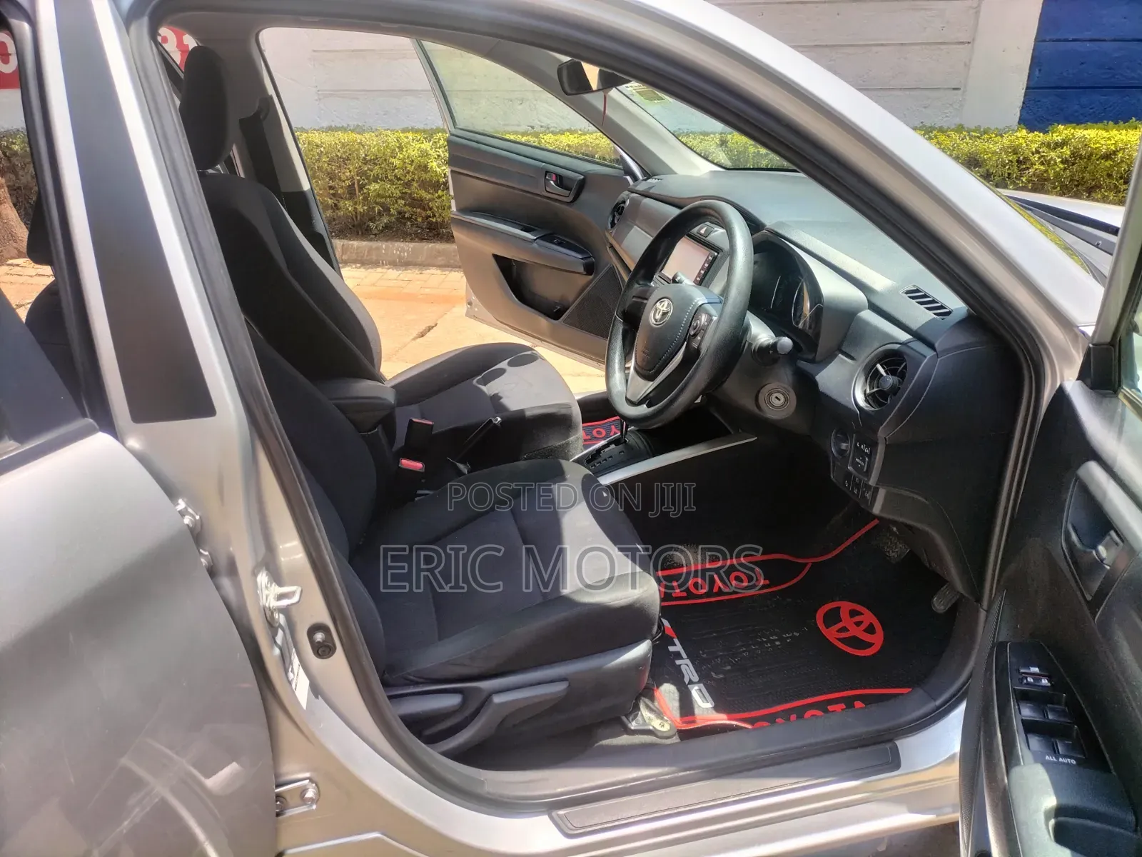 Toyota Corolla Fielder 2018 Silver