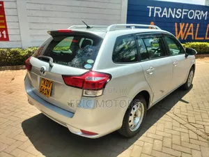 Toyota Corolla Fielder 2018 Silver