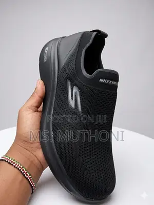 Black Skechers Max Cushioning Slip-Ins Size 40-45