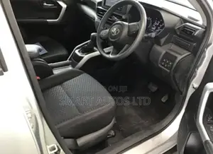 Toyota Raize 2020 Silver