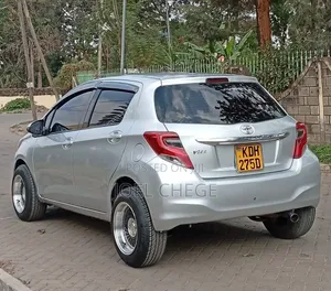 Toyota Vitz 2015 Silver