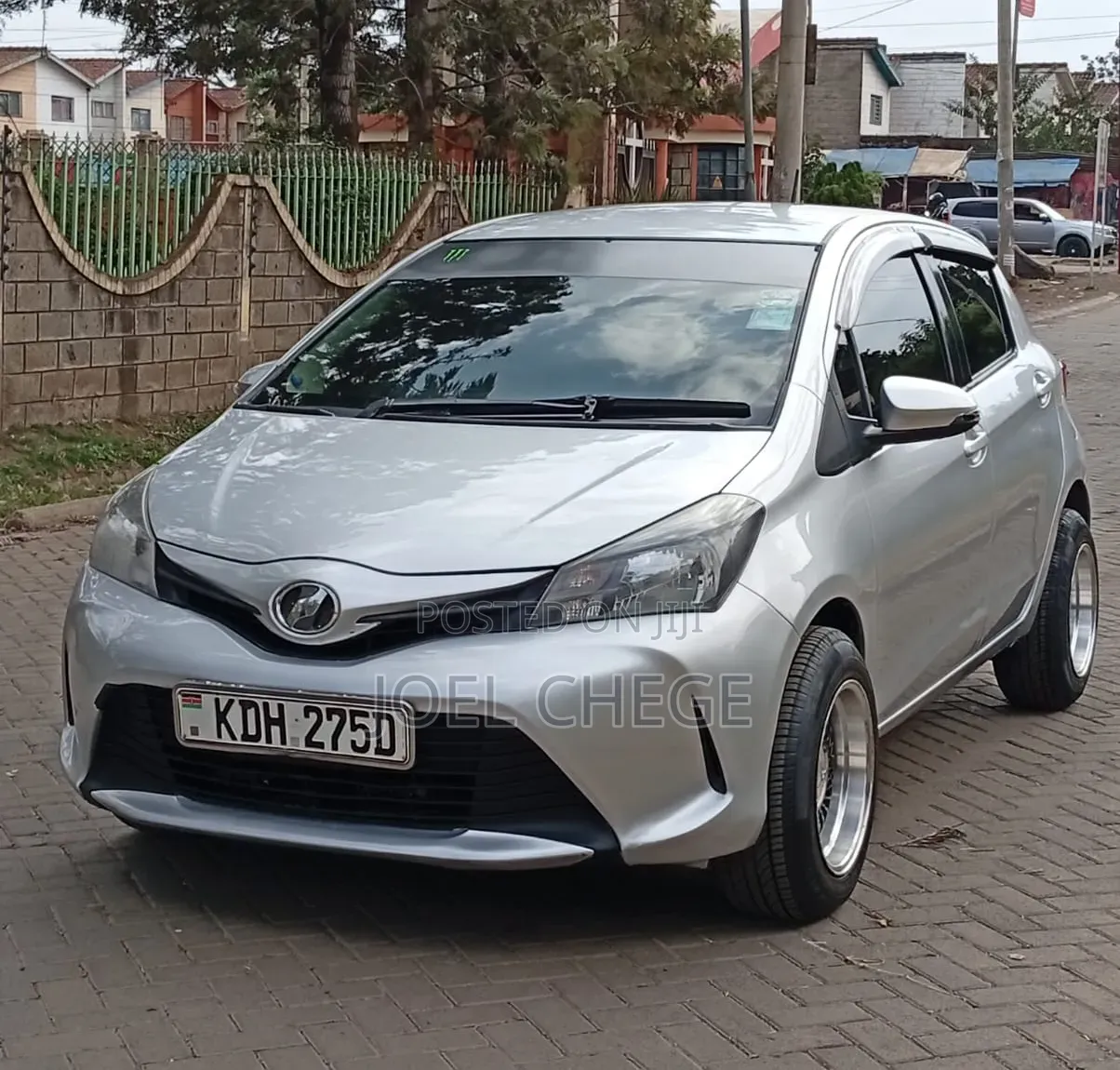 Toyota Vitz 2015 Silver