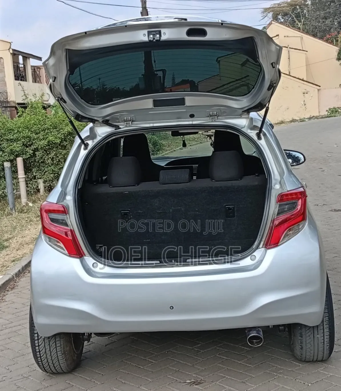 Toyota Vitz 2015 Silver