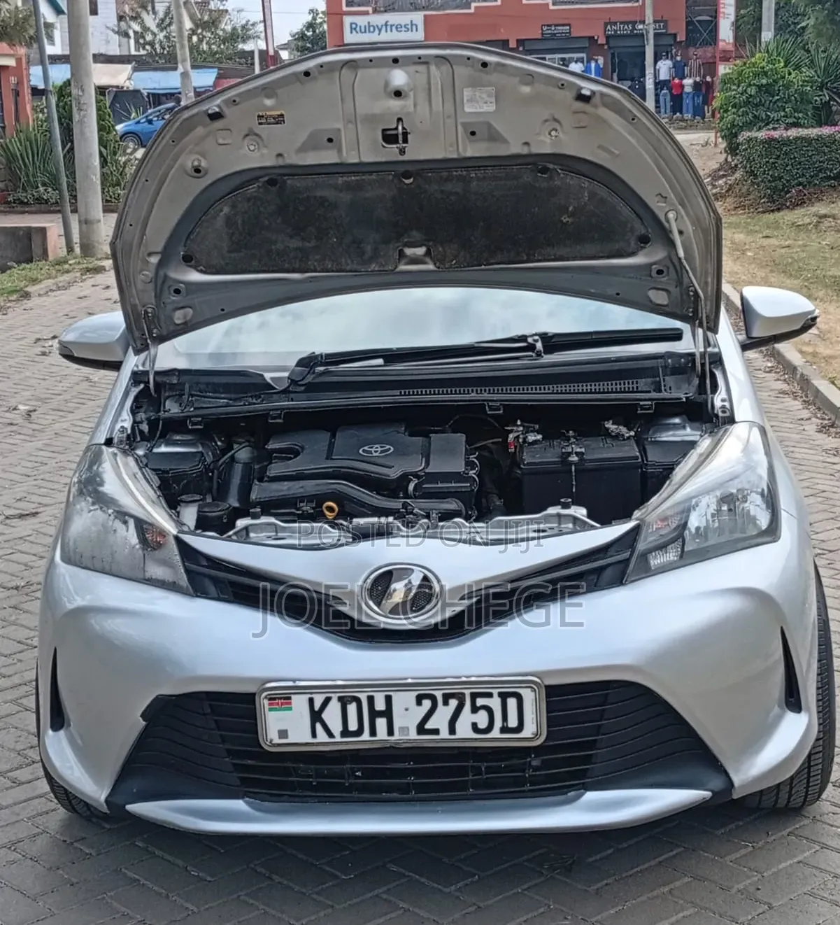 Toyota Vitz 2015 Silver