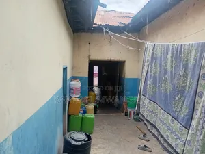 8bdrm House in Customs, Magongo for sale