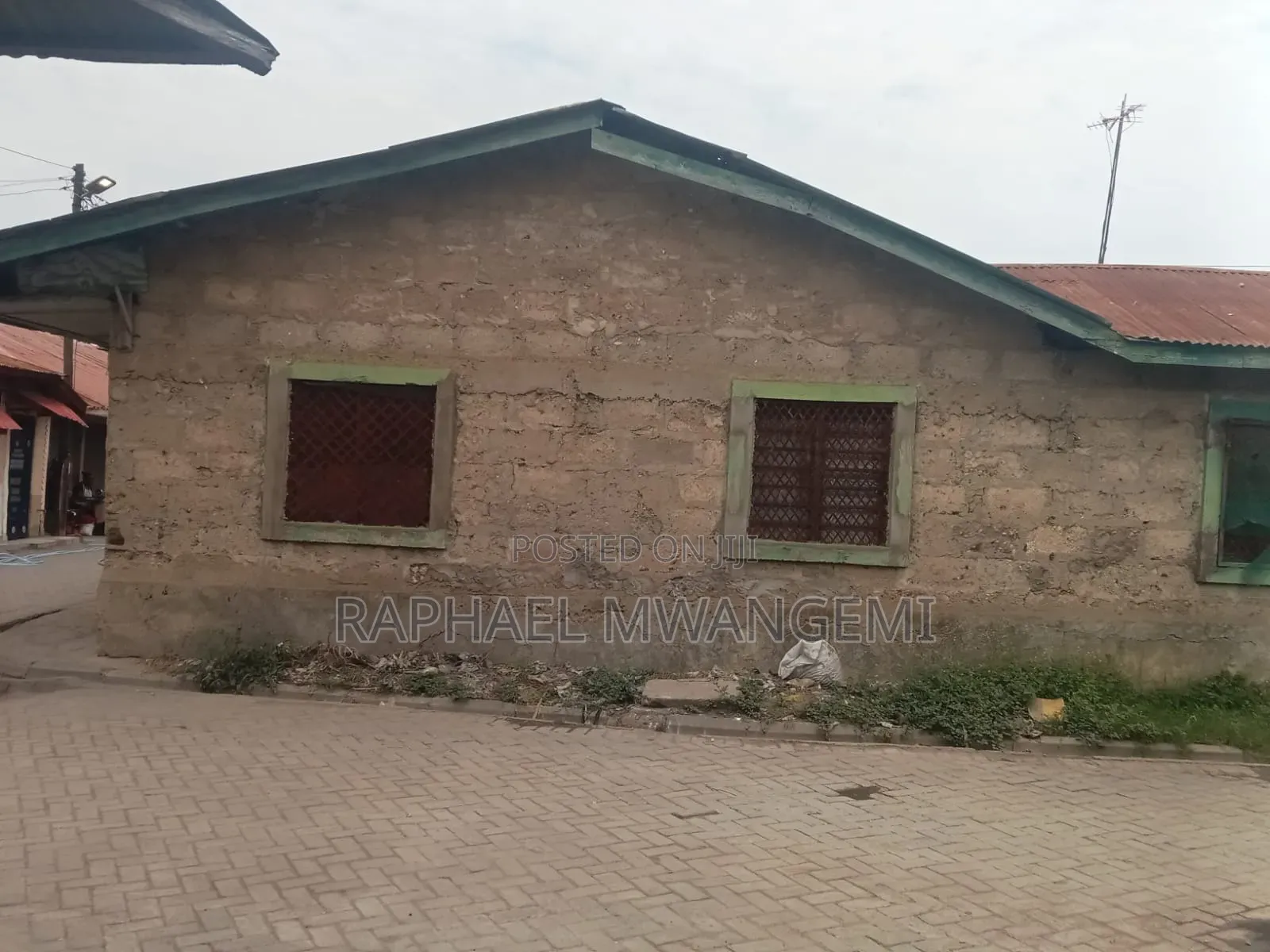 8bdrm House in Customs, Magongo for sale