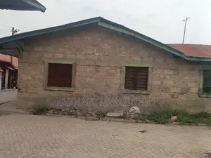 8bdrm House in Customs, Magongo for sale