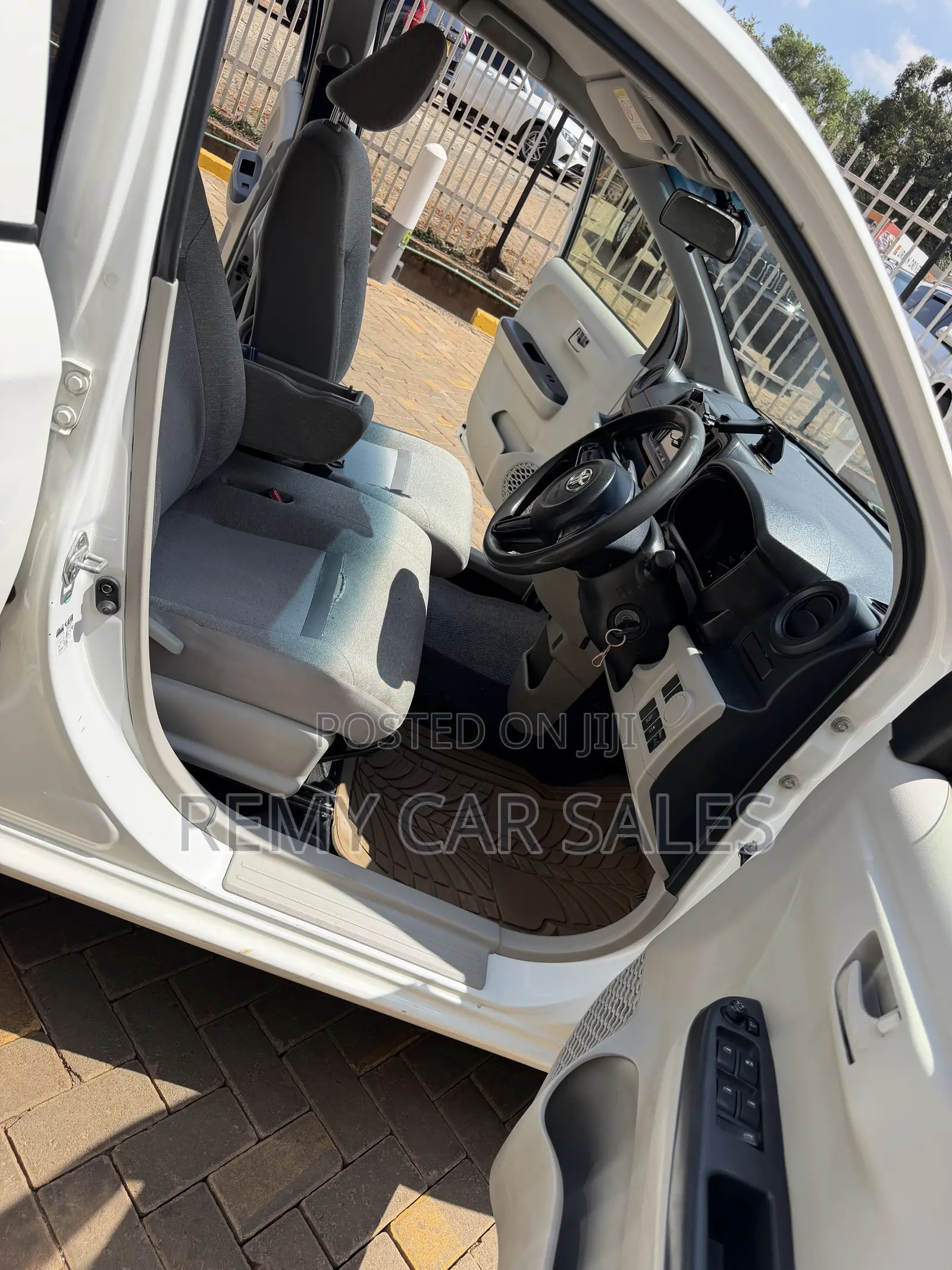 Toyota Passo 2017 White