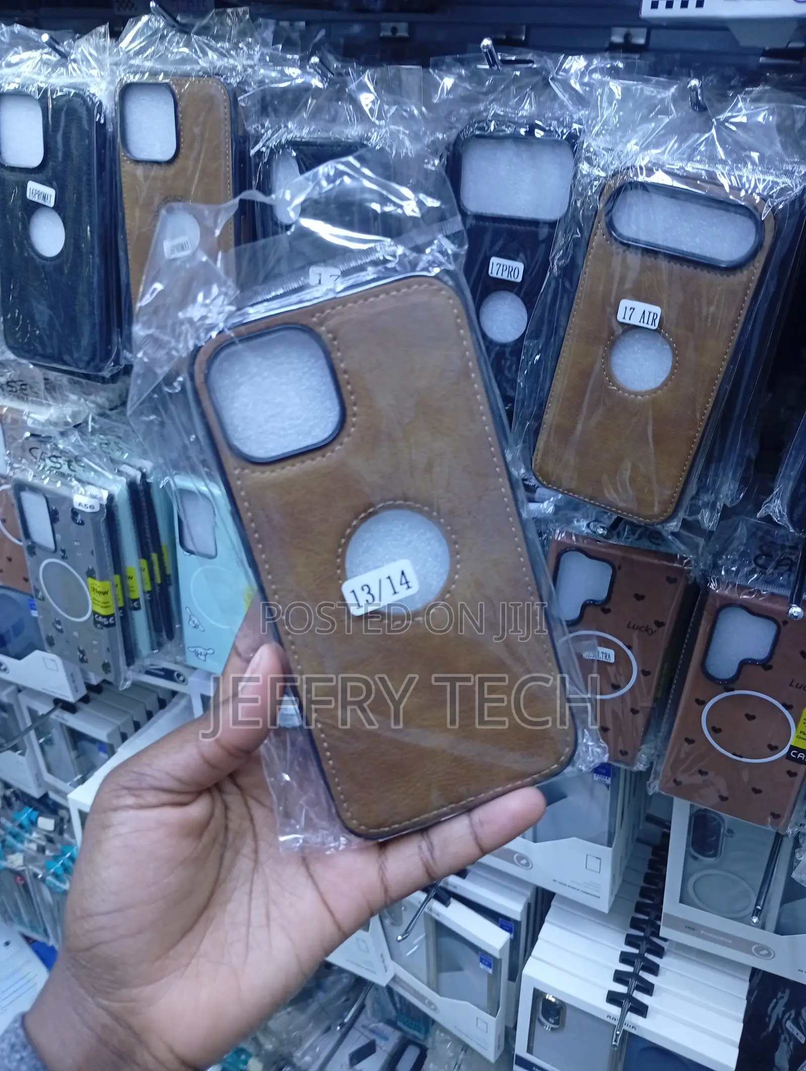 Brown Faux-Leather iPhone 13/14 Back Case Acircular Logo