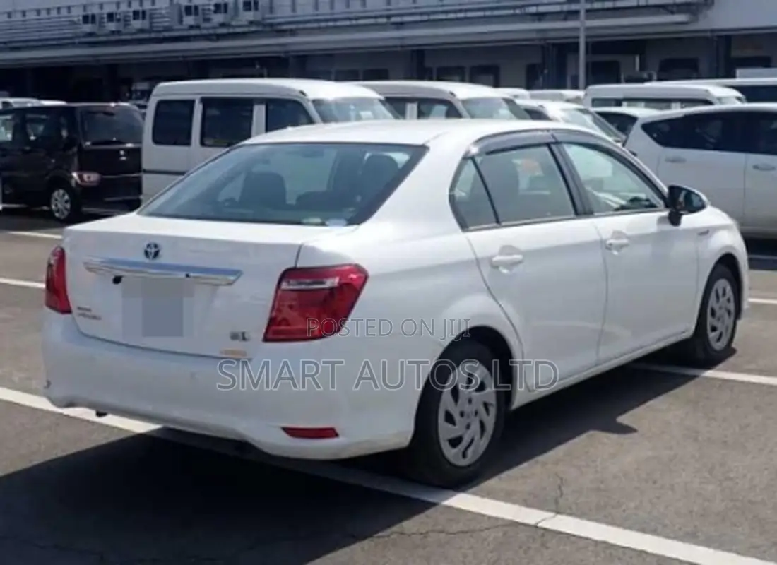 Toyota Axio 1.5 Hybrid 2WD 2019 Pearl