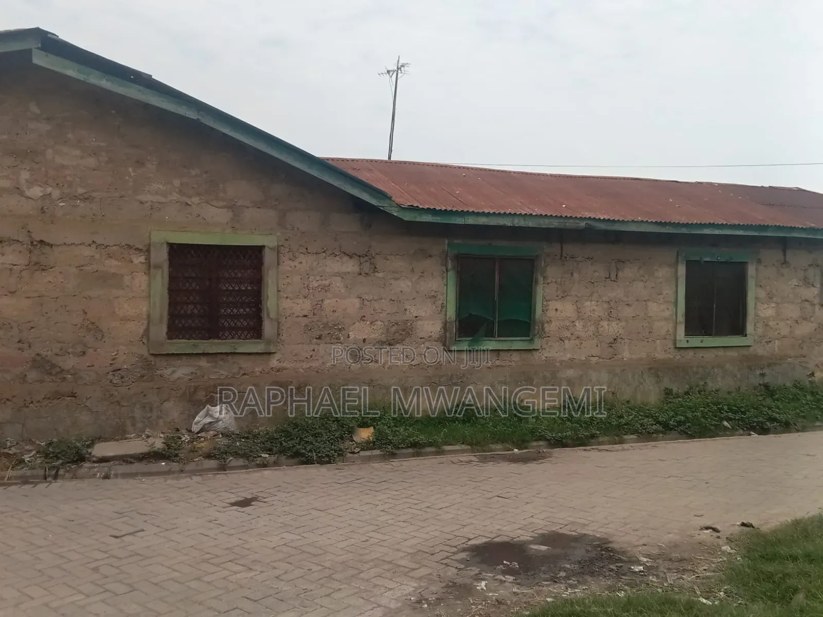 8bdrm House in Customs, Magongo for sale