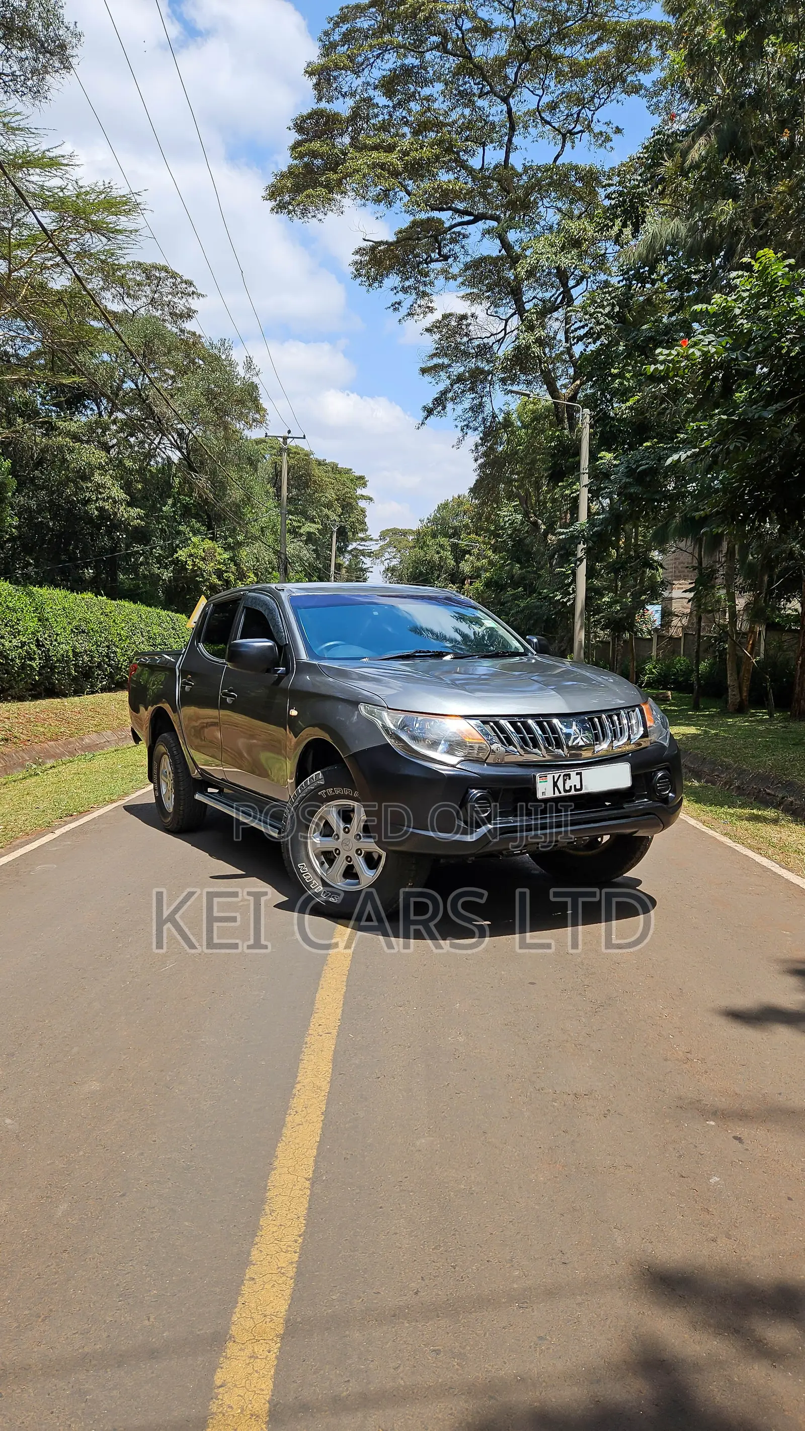 Mitsubishi L200 Double Cab 2.4 181hp 4WD 2015 Gray