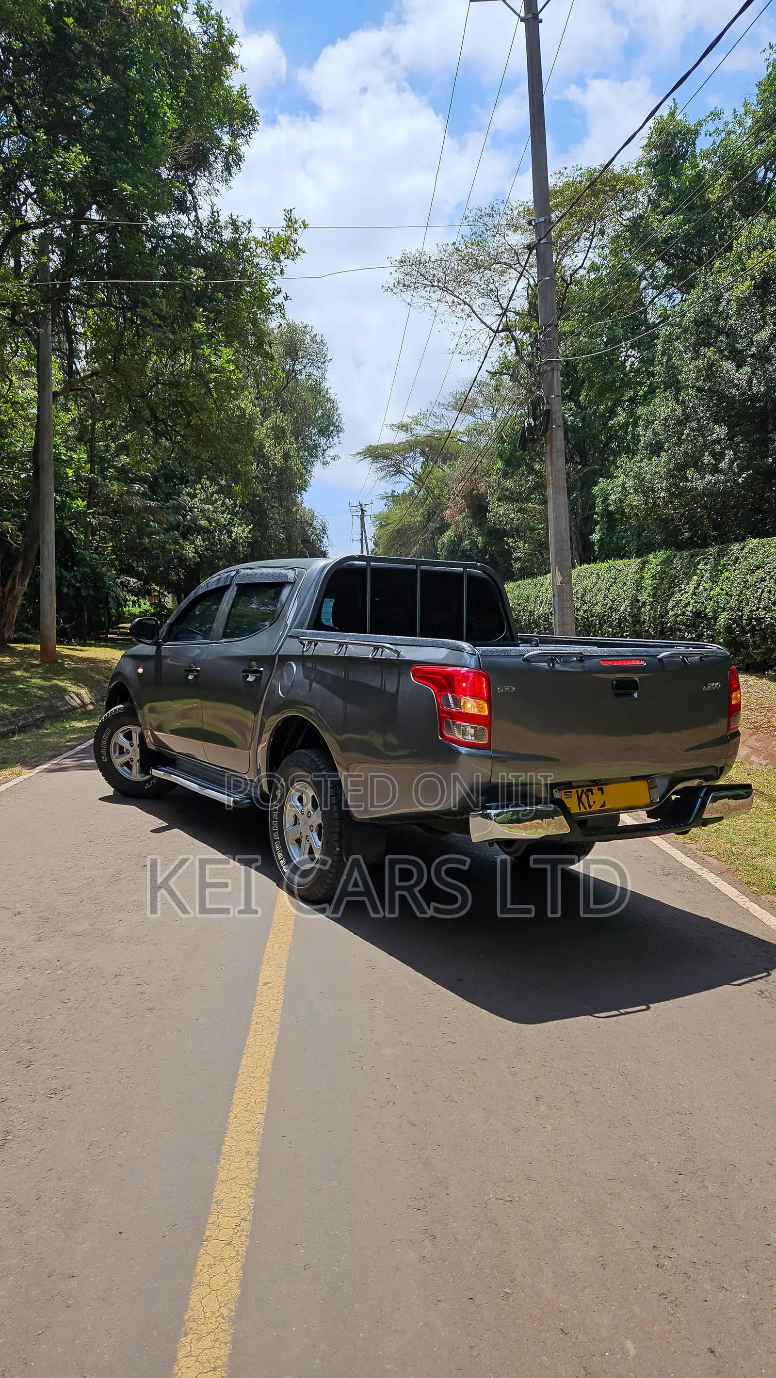 Mitsubishi L200 Double Cab 2.4 181hp 4WD 2015 Gray