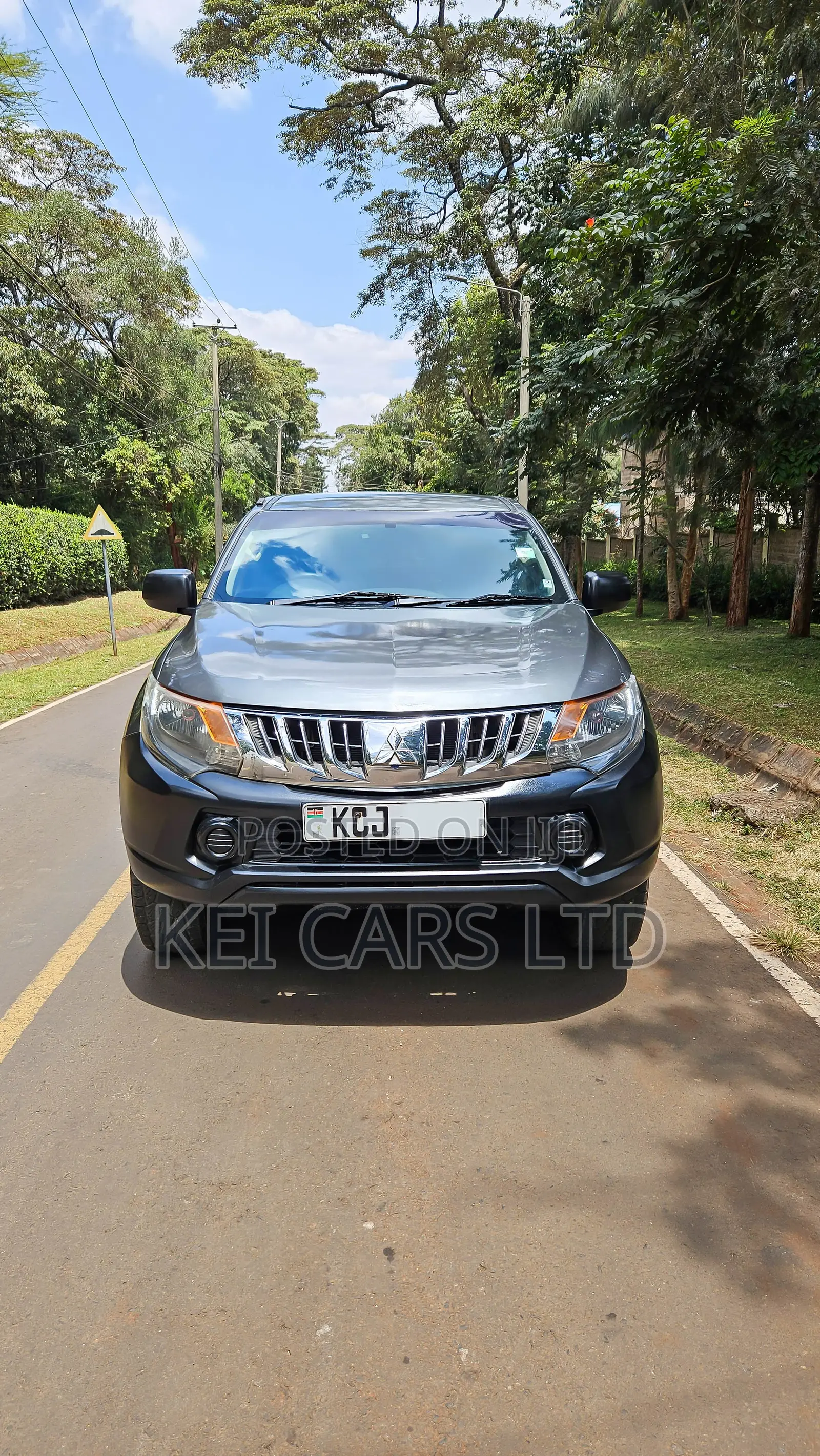 Mitsubishi L200 Double Cab 2.4 181hp 4WD 2015 Gray
