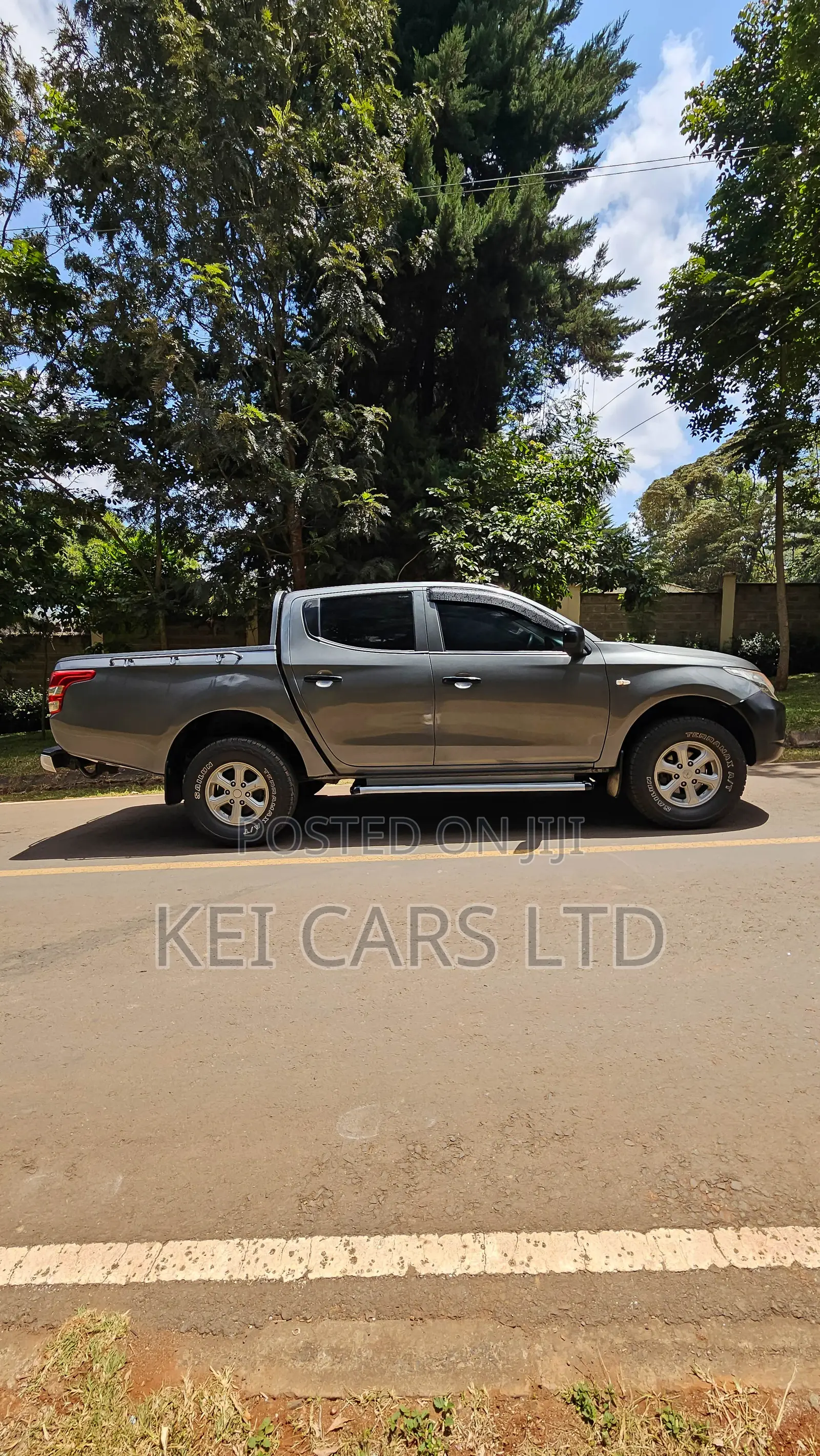 Mitsubishi L200 Double Cab 2.4 181hp 4WD 2015 Gray