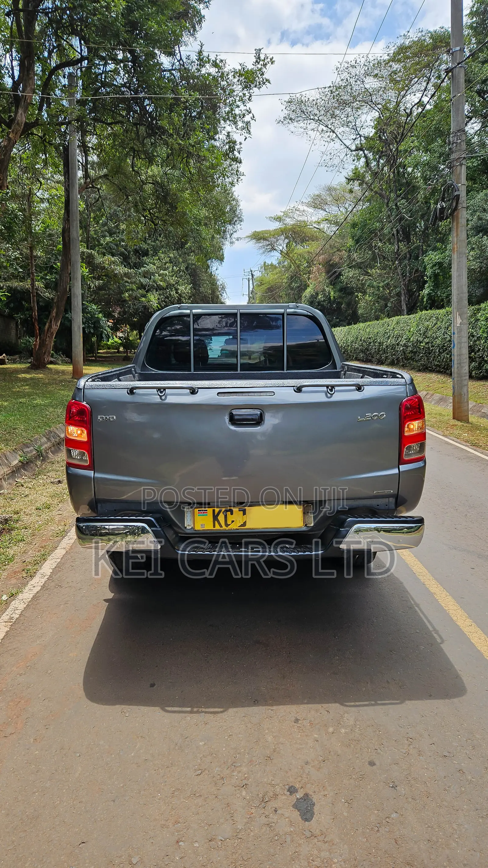 Mitsubishi L200 Double Cab 2.4 181hp 4WD 2015 Gray