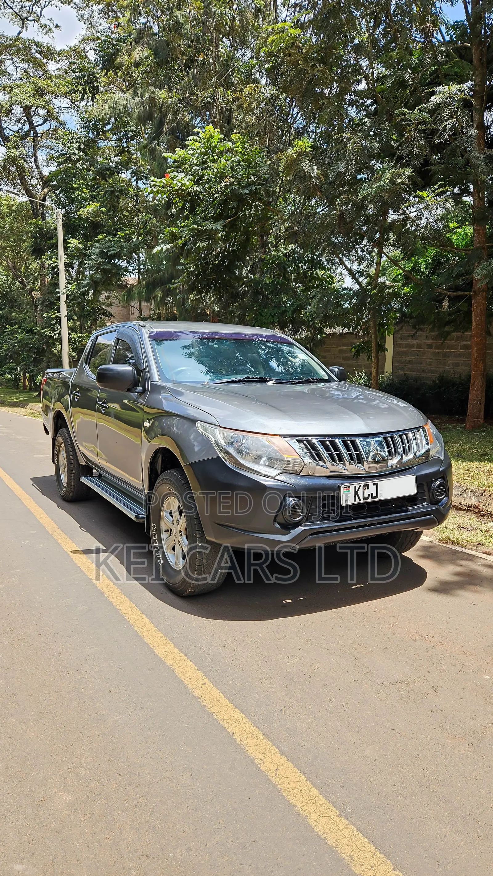Mitsubishi L200 Double Cab 2.4 181hp 4WD 2015 Gray