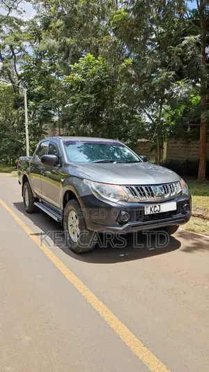 Mitsubishi L200 Double Cab 2.4 181hp 4WD 2015 Gray