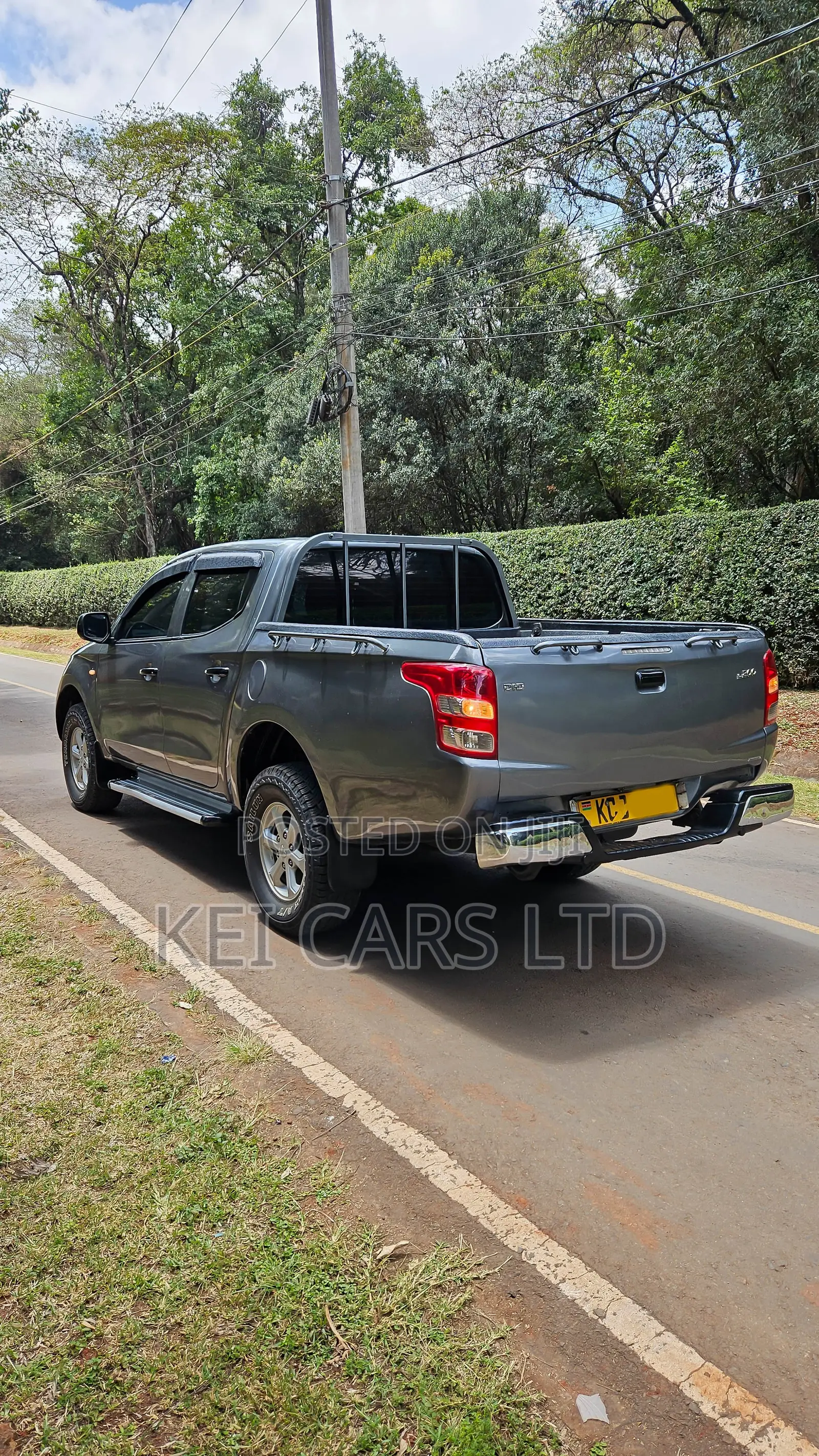 Mitsubishi L200 Double Cab 2.4 181hp 4WD 2015 Gray