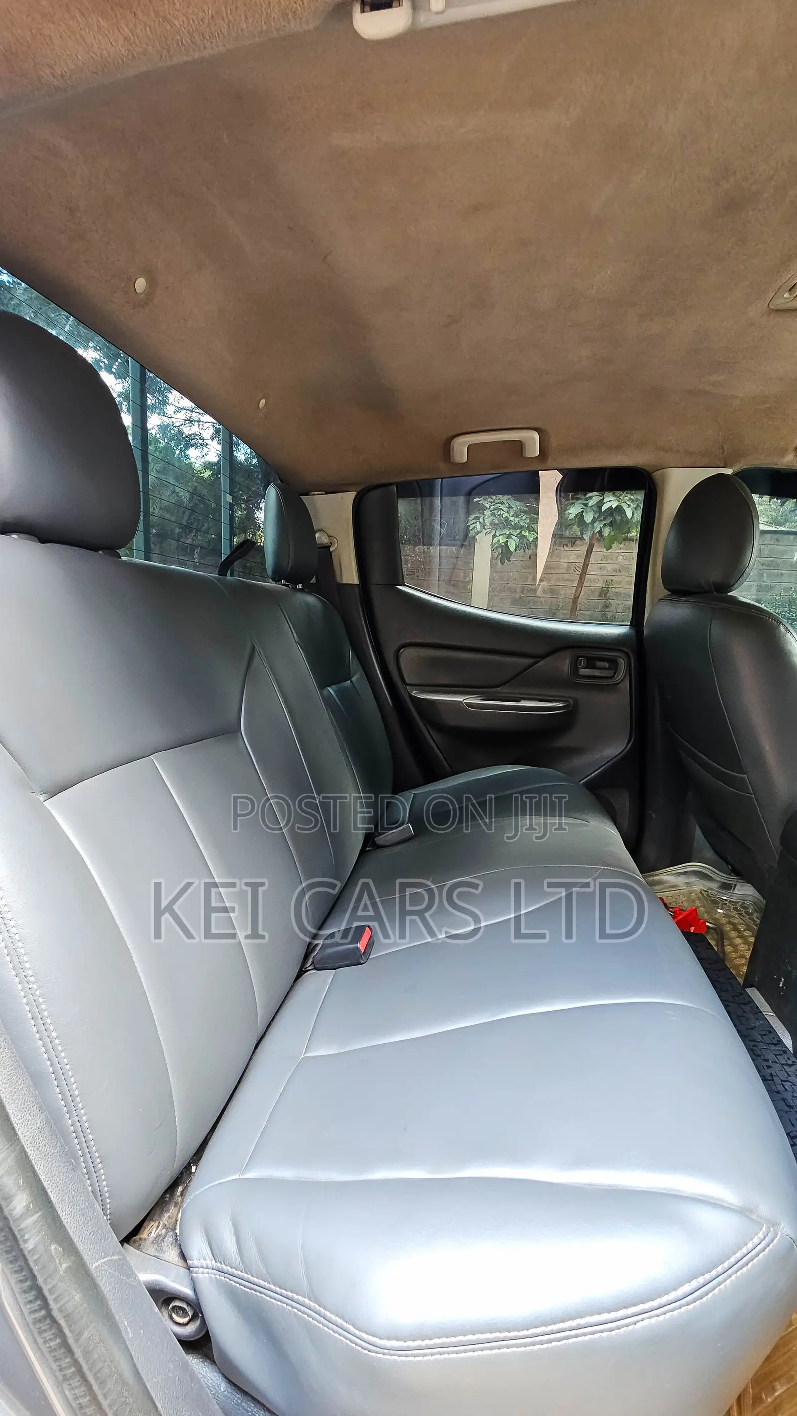 Mitsubishi L200 Double Cab 2.4 181hp 4WD 2015 Gray