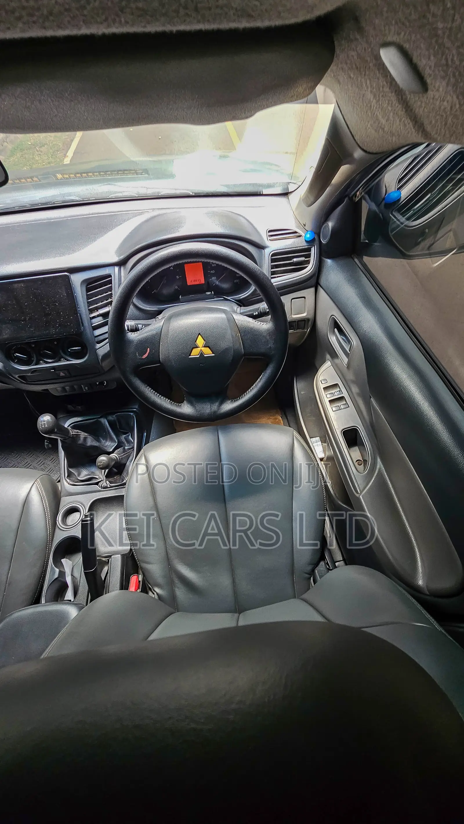 Mitsubishi L200 Double Cab 2.4 181hp 4WD 2015 Gray
